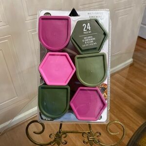 - - Core multipurpose condiments set of 24 pcs . Dishwasher safe,freezer safe